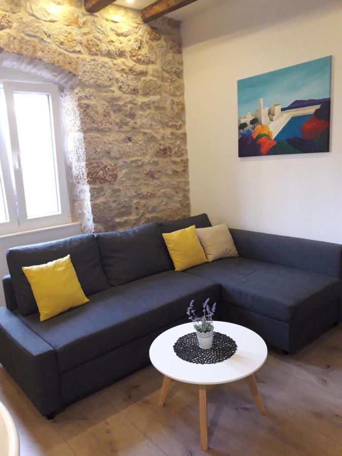 Apartments Bepi Комижа Экстерьер фото