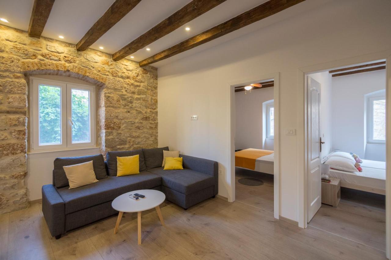 Apartments Bepi Комижа Экстерьер фото