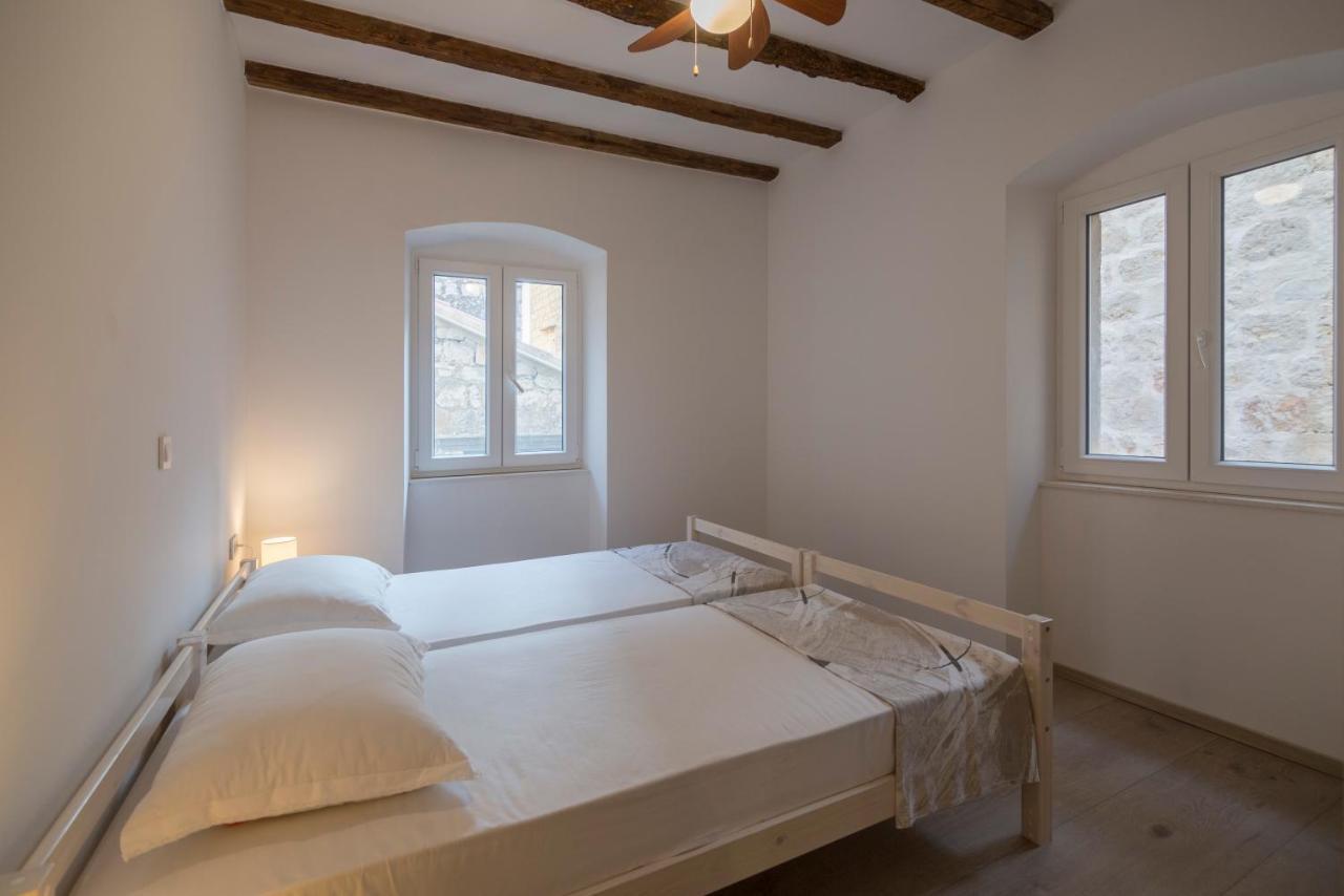 Apartments Bepi Комижа Экстерьер фото