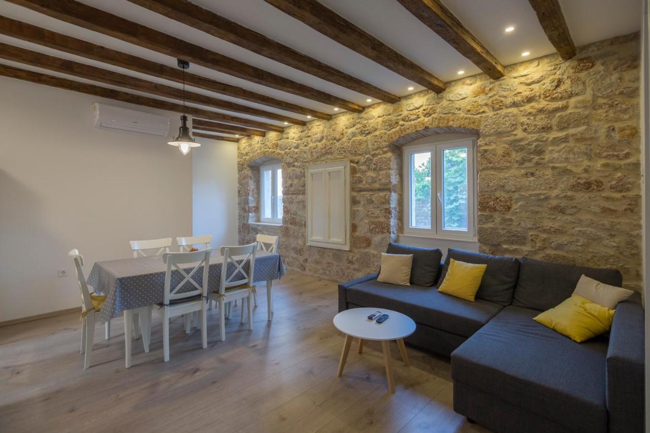 Apartments Bepi Комижа Экстерьер фото