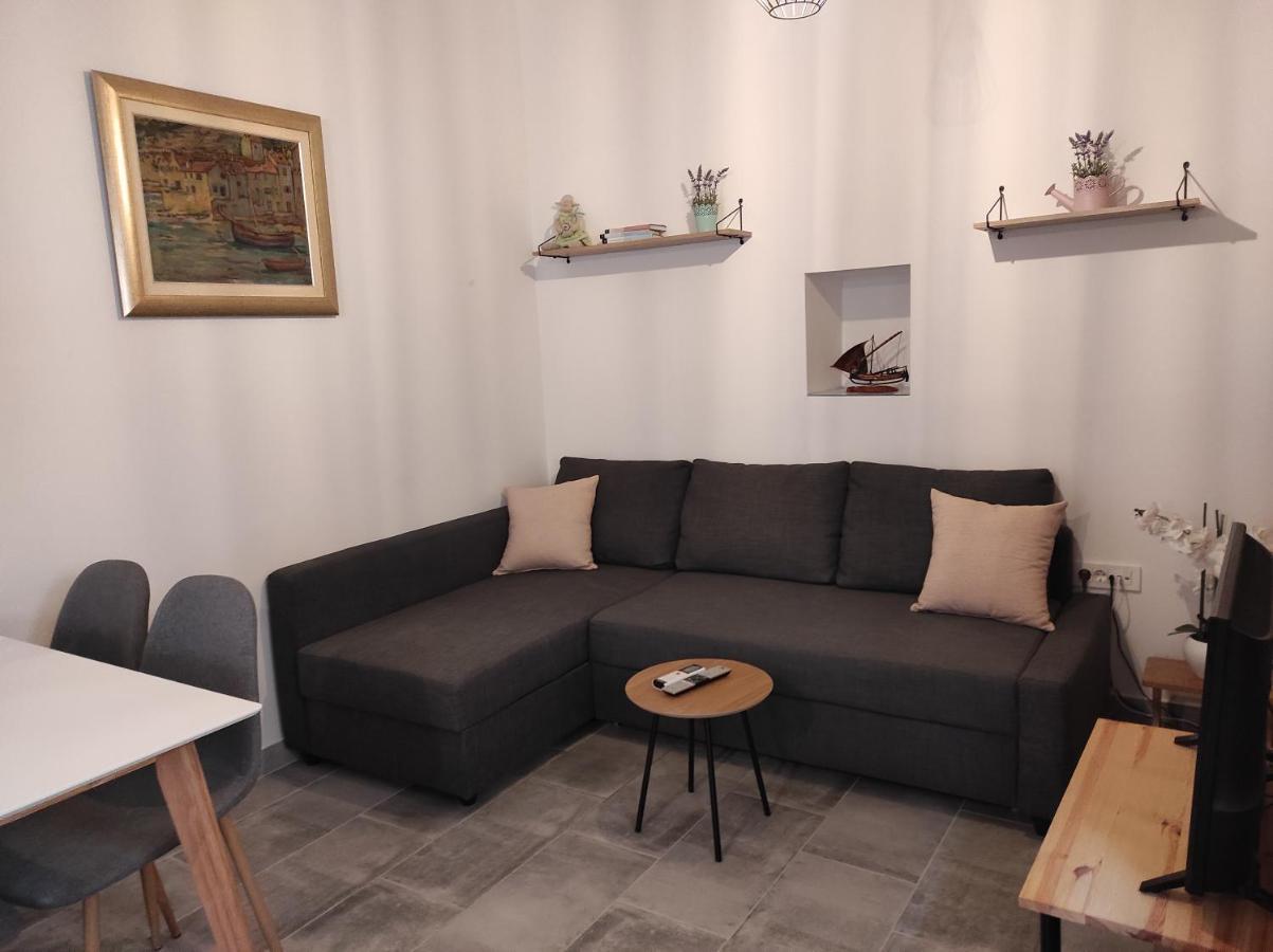 Apartments Bepi Комижа Экстерьер фото