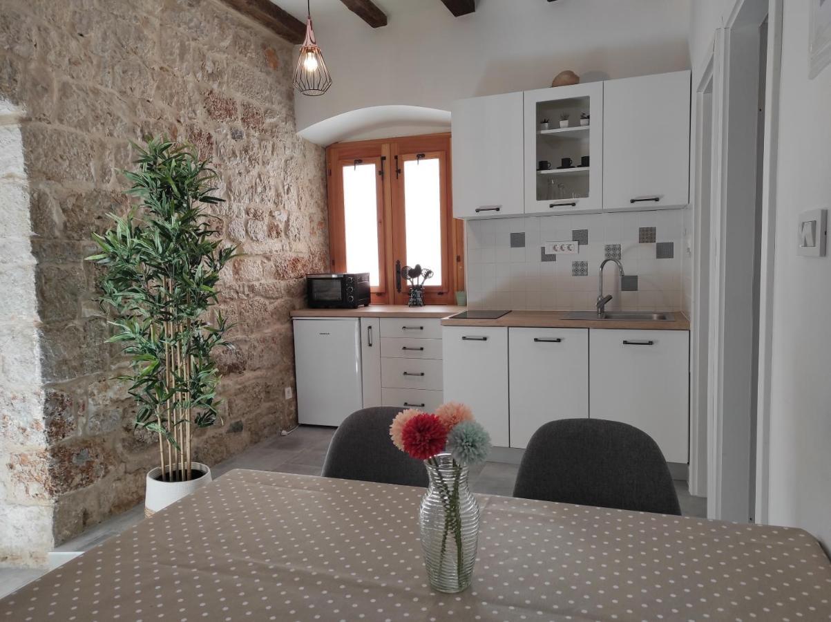 Apartments Bepi Комижа Экстерьер фото